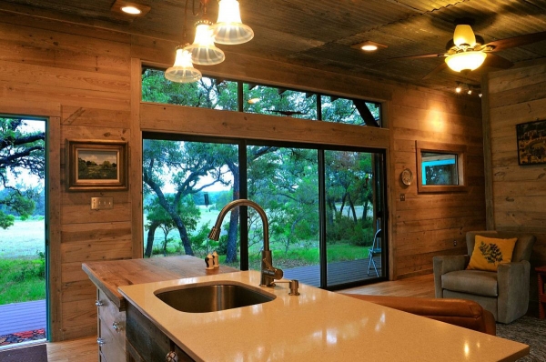 La-Arboleda-A-Beautifully-Reclaimed-Wood-Cabin-6