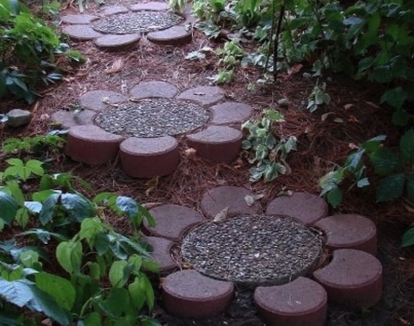 Lovely-Garden-Pathway-Ideas-1_0