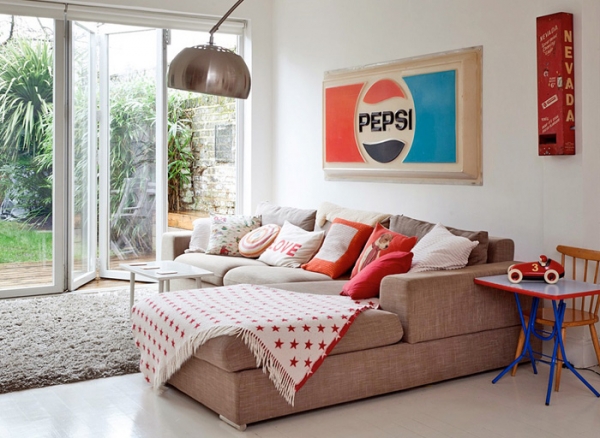 Lovely-Red-And-White-In-This-London-House-2