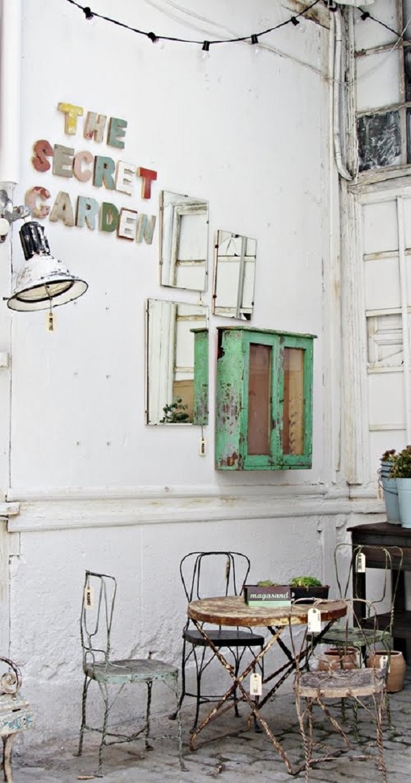 Lovely-Vintage-Interior-Store-1