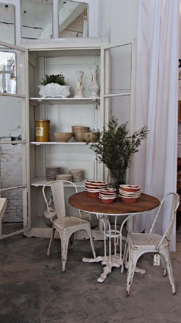 Lovely-Vintage-Interior-Store-12