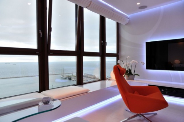 Luxurious-Apartment-Overlooking-The-Sea-2