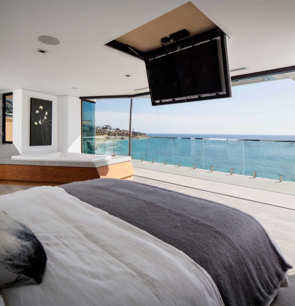 Luxurious Clifftop House In Laguna Beach (14)