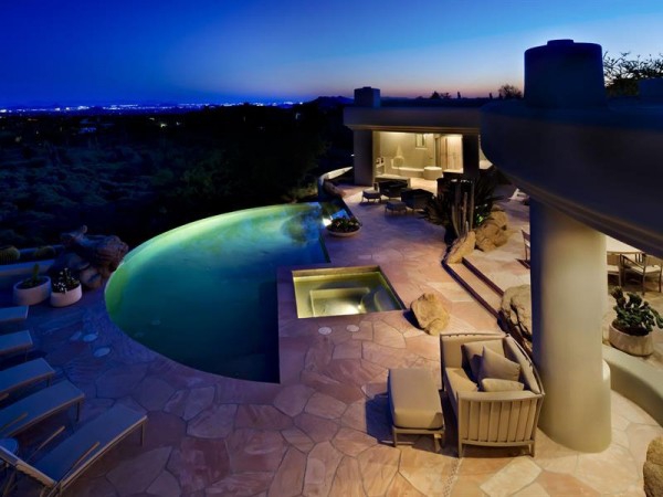 Marvelous House Tucked Away In The Arizona Desert (2)