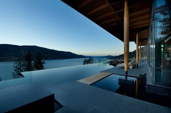 Modern Lakeside House Kelowna Canada (20)