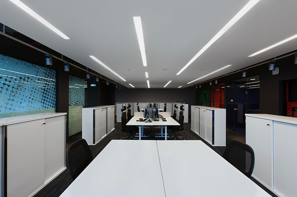 Modern-Office-Design-14