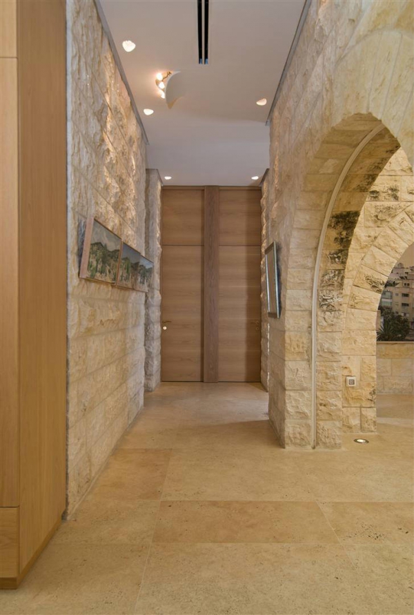 Modern-Stone-Home-Near-Jerusalem-11