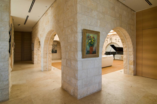 Modern-Stone-Home-Near-Jerusalem-6