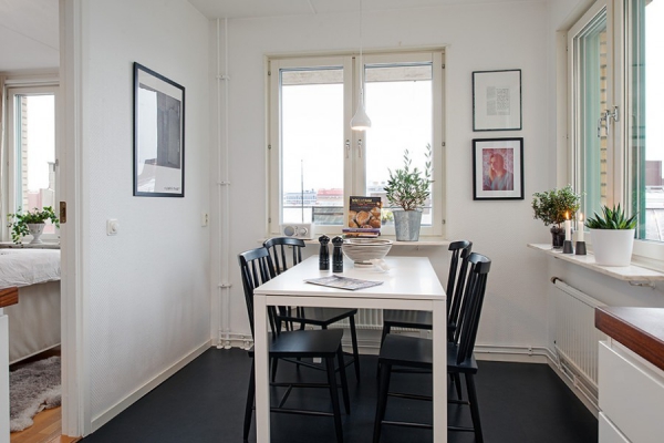 Nordic-Home-With-Simple-Monochrome-Interior-10
