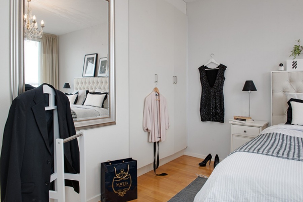 Nordic-Home-With-Simple-Monochrome-Interior-13