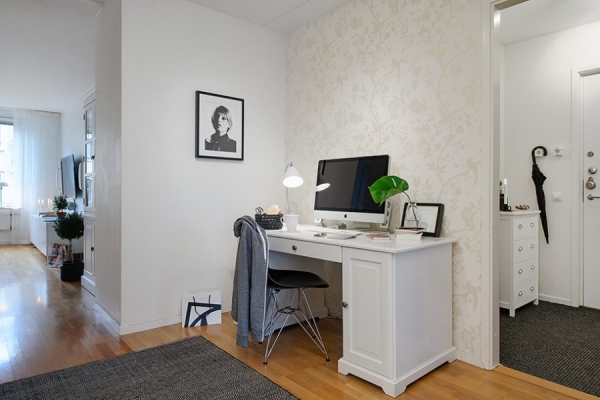 Nordic-Home-With-Simple-Monochrome-Interior-2