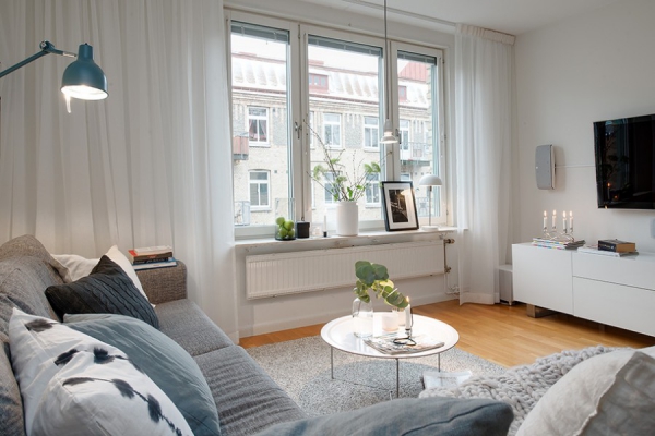 Nordic-Home-With-Simple-Monochrome-Interior-3