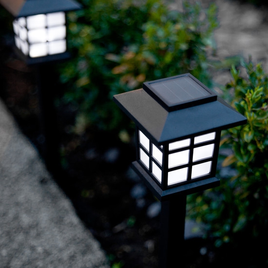 Outdoor-Lighting-Ideas-Perfect-For-Your-Back-Garden-4