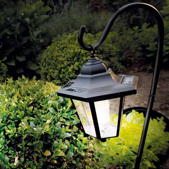 Outdoor-Lighting-Ideas-Perfect-For-Your-Back-Garden-5