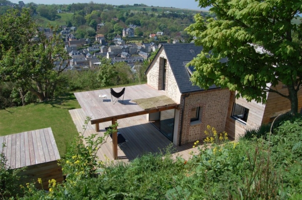 Outstanding-Architecture-A-Stone-Cottage-1