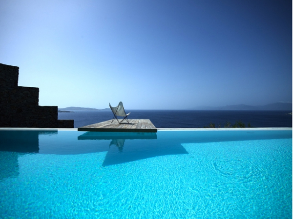 Perfect-Summer-Getaway-At-This-Mykonos-Villa-5