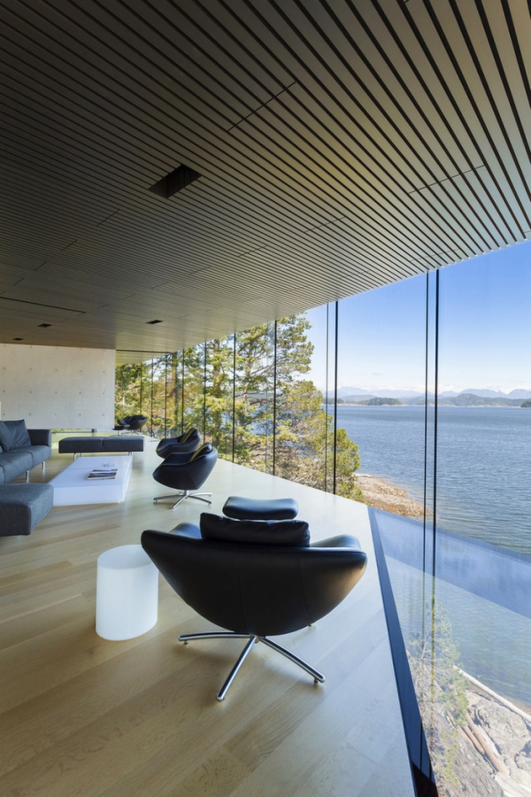 House With Spectacular Views (4)