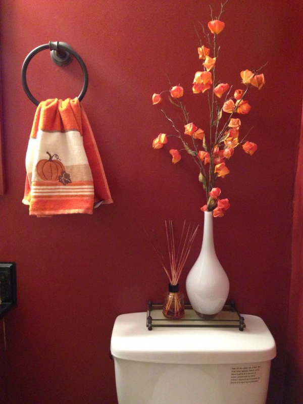 Quick And Pretty Toilet Decor (2)