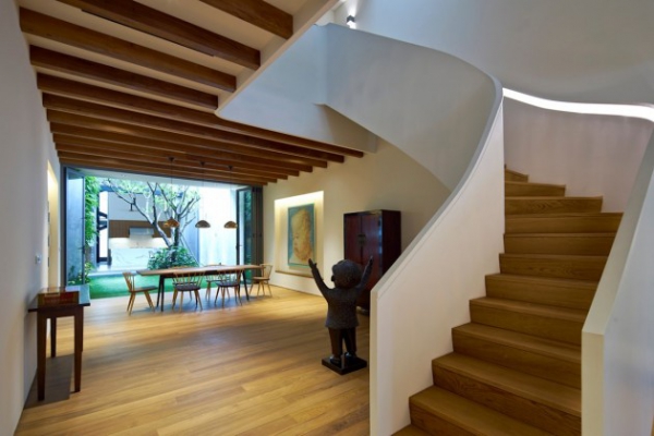 Contemporary Spacious Home (3)