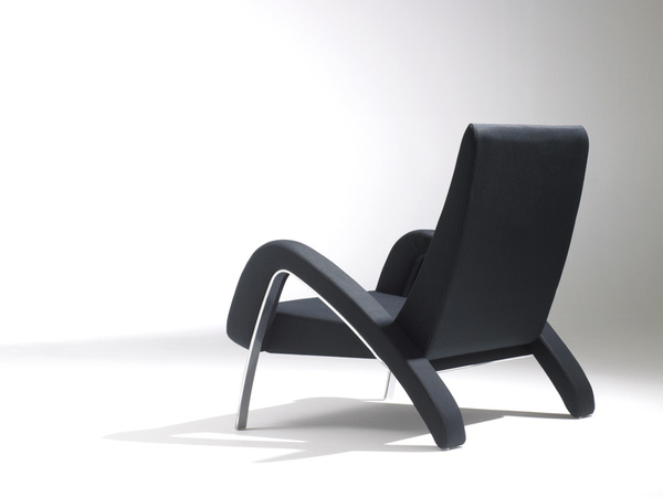 Retro-Futuristic-Chair-Design-2