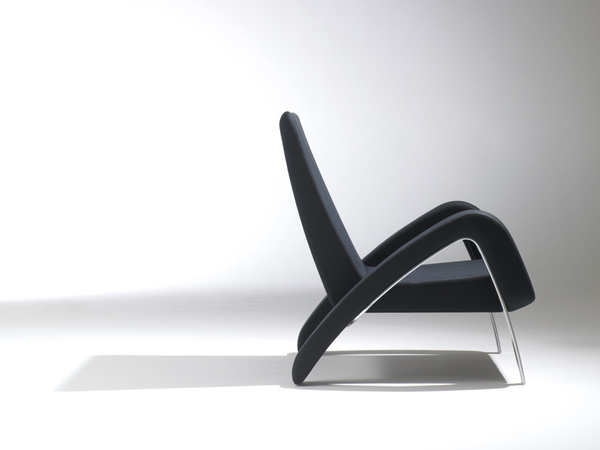 Retro-Futuristic-Chair-Design-3