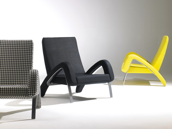 Retro-Futuristic-Chair-Design-4