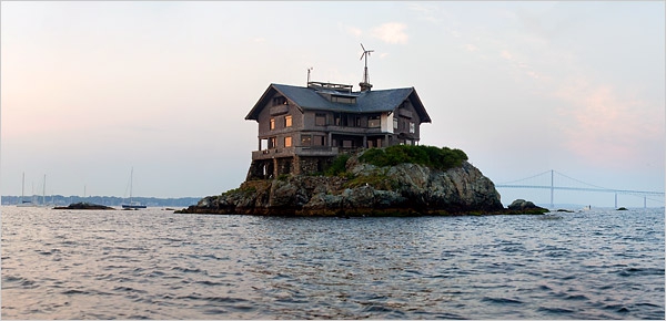 Rhode-Island-House-On-The-Rocks-1