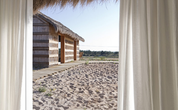 Simply-Elegant-Beach-Cottages-In-Portugal-2