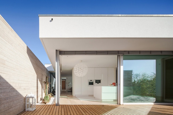 Single-Storey-House-In-Portugal-Will-Blow-Your-Mind-3