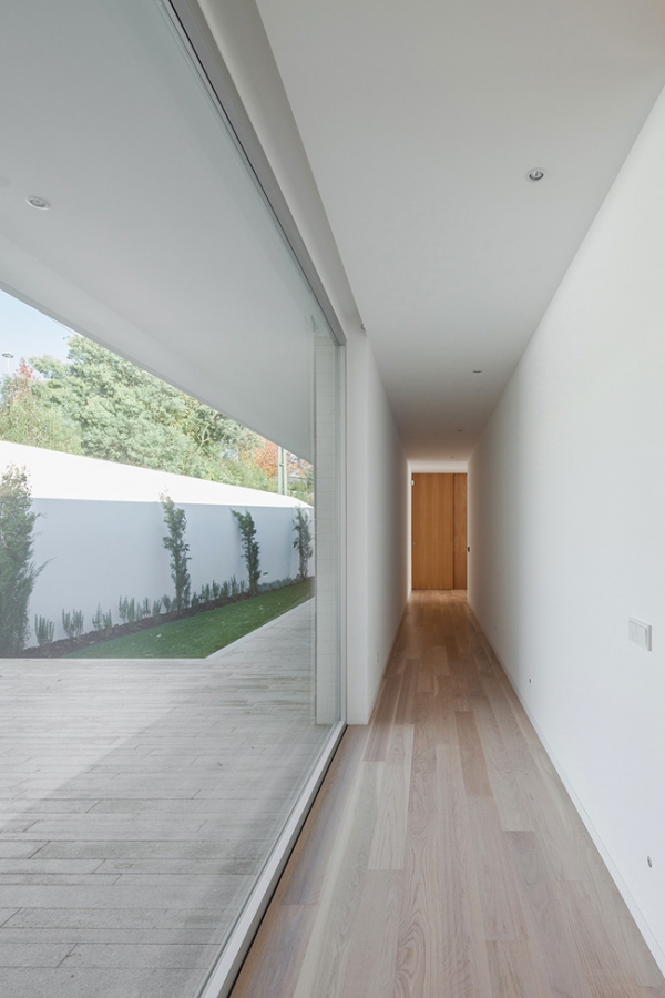 Single-Storey-House-In-Portugal-Will-Blow-Your-Mind-5