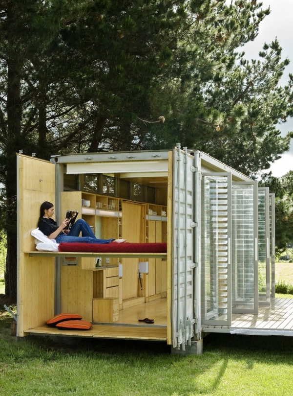 Sleek-And-Beautiful-A-Container-Home-3