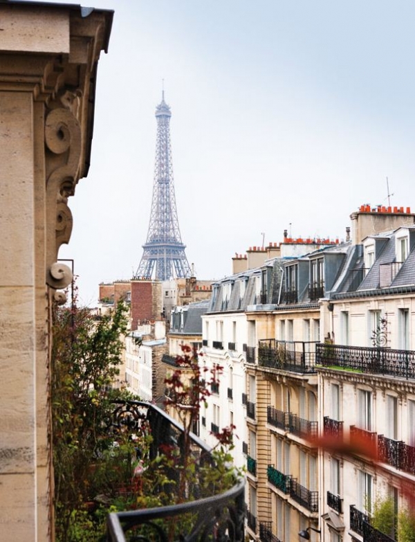 Small-Apartment-Design-In-Paris-1