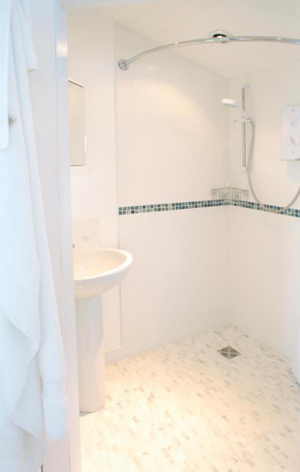 Small beach house with a stance (15).jpg