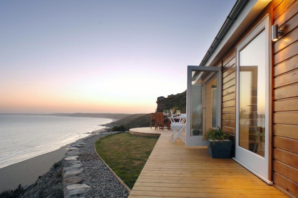 Small beach house with a stance (18).jpg