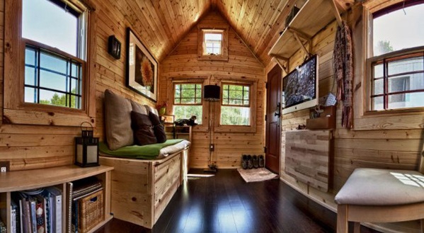 Small House on Wheels – Adorable Home