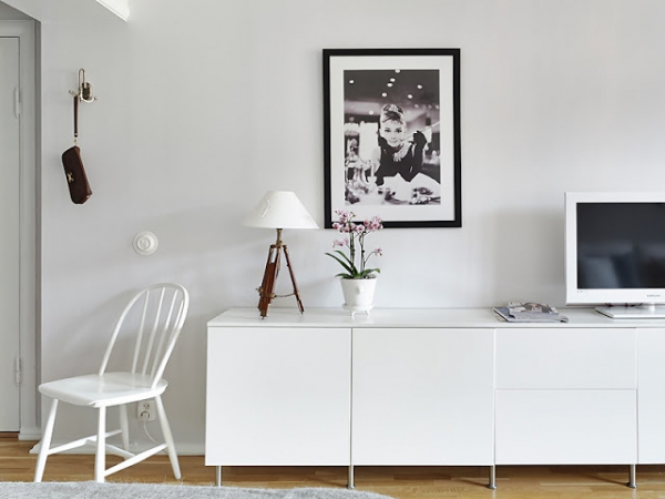 Small-White-Apartment-4