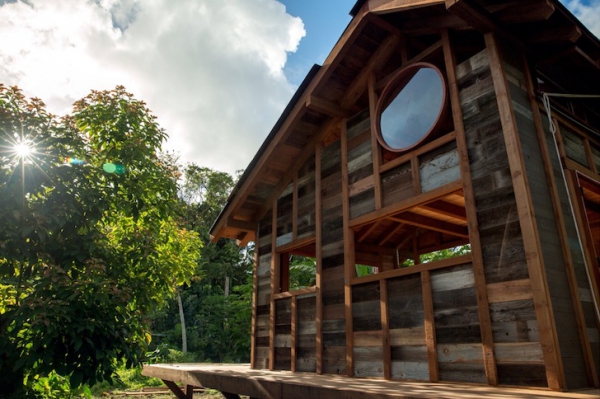 Small Wooden Cabin That Is Big On Style (2)