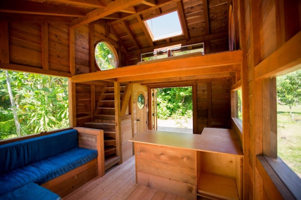 Small Wooden Cabin That Is Big On Style (4)