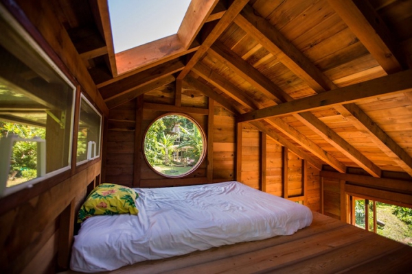 Small Wooden Cabin That Is Big On Style (6)