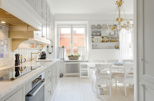 Snow-White-And-Cozy-A-Lovely-Kitchen-1