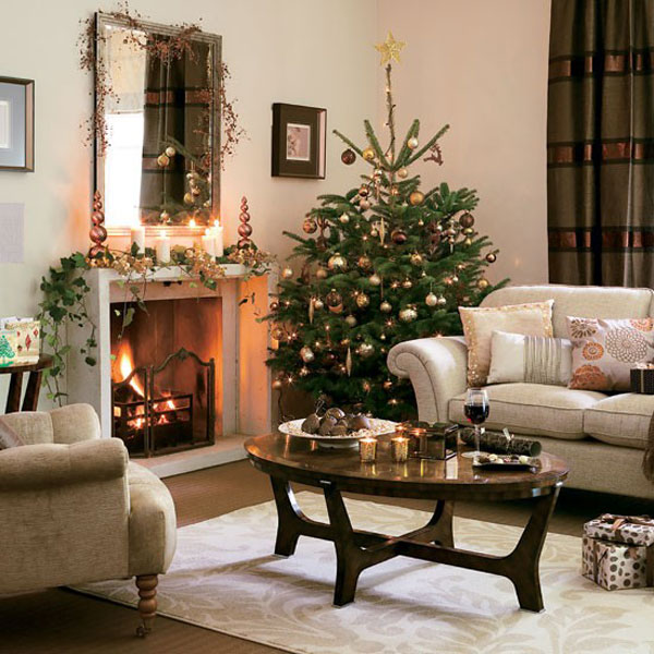 Sophisticated Christmas Décor in Gold – Adorable Home