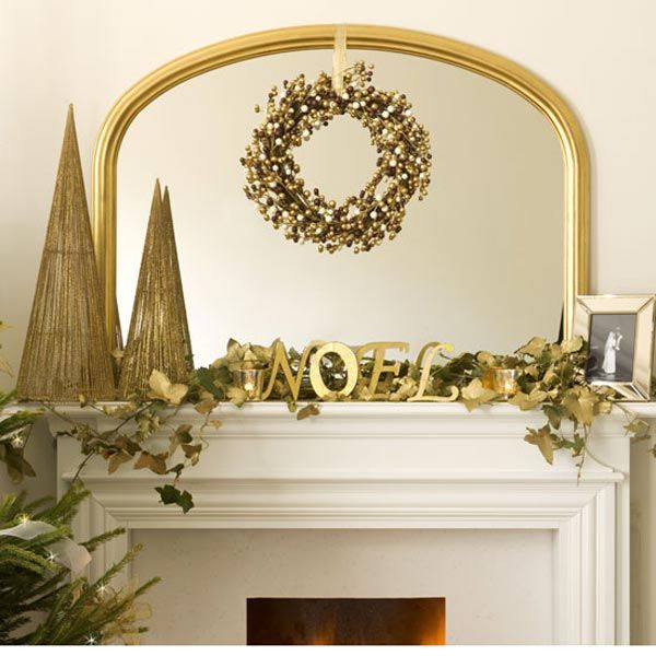 Sophisticated-Christmas-Decoration-In-Gold-4