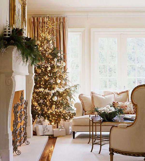 Sophisticated-Christmas-Decoration-In-Gold-8