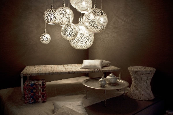 Striking-And-Elaborately-Designed-Lighting-By-Zenza-7