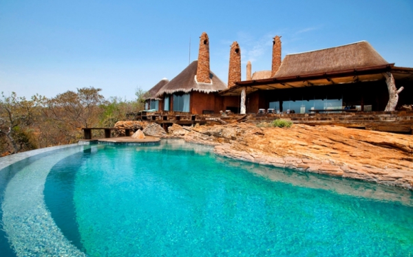 Stunning-African-Villa-Offers-Space-And-Comfort-3