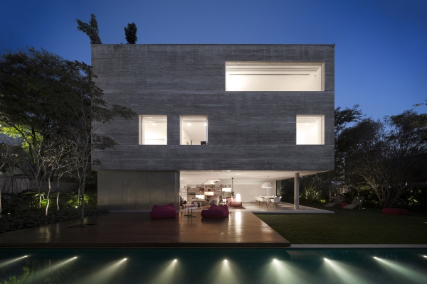 Stunning-Contemporary-Architecture-1