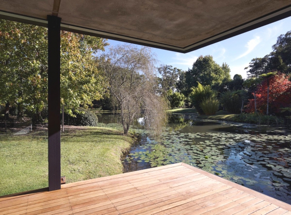 Stunning Glass Pavilion Offers Perfect Mini Spa Retreat (10)