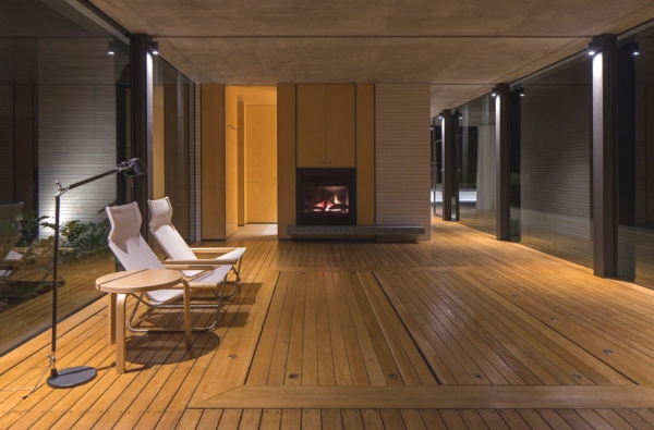 Stunning Glass Pavilion Offers Perfect Mini Spa Retreat (11)