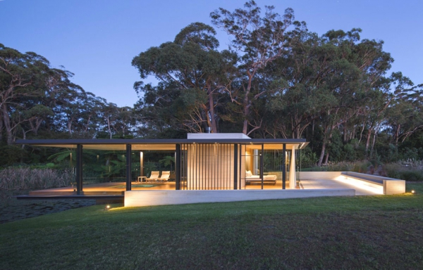 Stunning Glass Pavilion Offers Perfect Mini Spa Retreat (14)