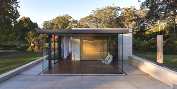 Stunning Glass Pavilion Offers Perfect Mini Spa Retreat (5)